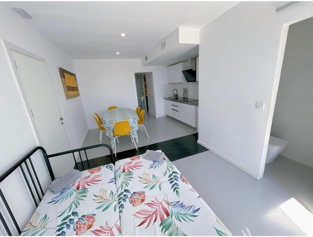 Hug Hotel2022 El Carrer del Canonge Exterior photo