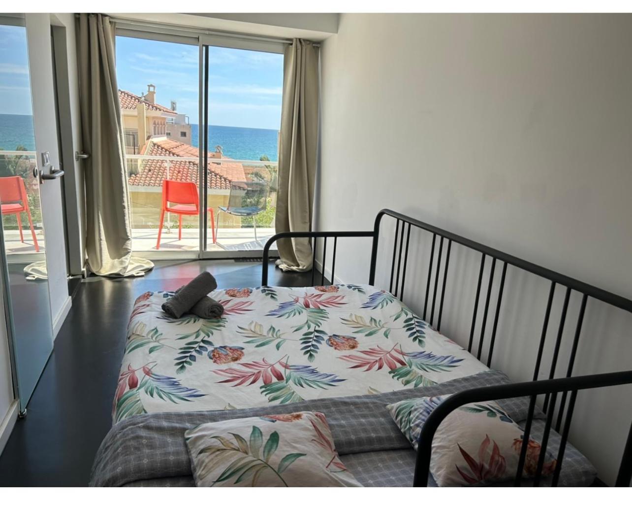 Hug Hotel2022 El Carrer del Canonge Exterior photo